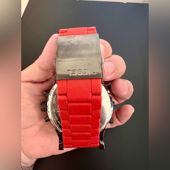 VGUC Diesel men’s Mr. Daddy 2.0 red metal watch DZ7370 - Picture 3 of 8